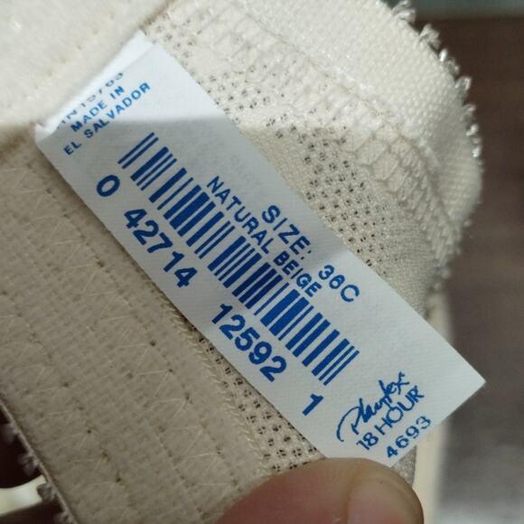 Lot of 2 Playtex Size 36C Beige 18 Hour Ultimate Shoulder Comfort Wireless Bra - Picture 9 of 10